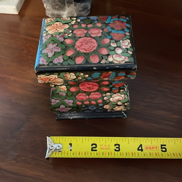 Wood flower trinket box - Picture 9 of 11